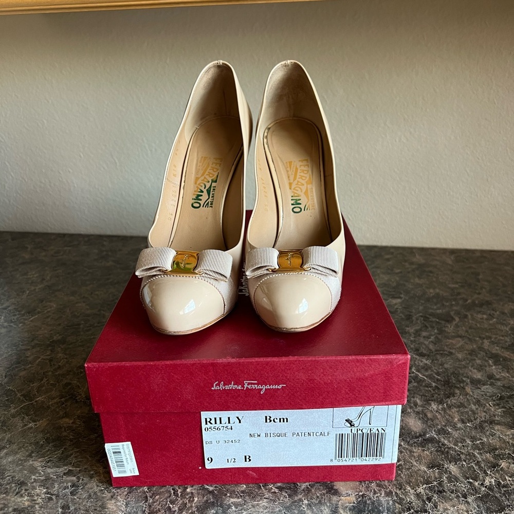 Salvatore Ferragamo Platform Pumps - Rilly Bow